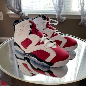 Youth Size 6.5  AIR JORDAN 6 RETRO (COLLECTION SNEAKERS 👟)